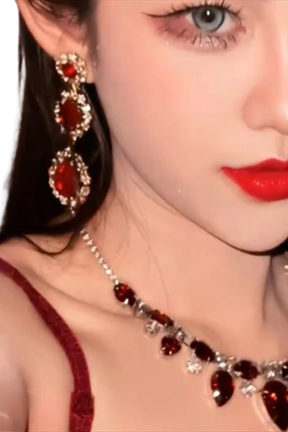 Brinco de Pedras vermelhas